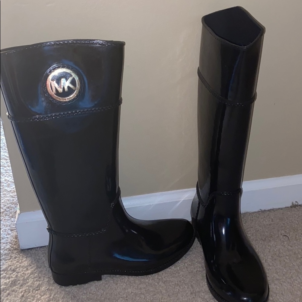 Michael Kors black rain boot